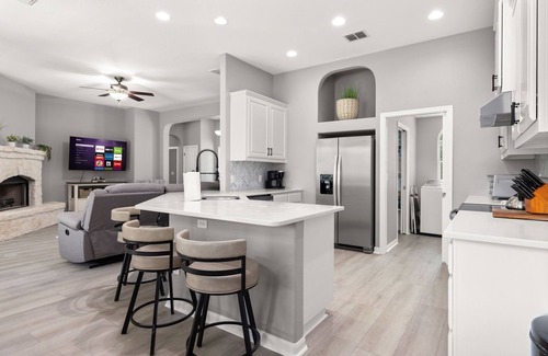 McQueeney House | Charming 4 Bedroom House near Lake McQueeney
