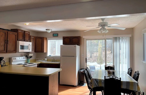 Higgins Lake House | Charming 4-bedroom house in welcoming Roscommon with WiFi, AC