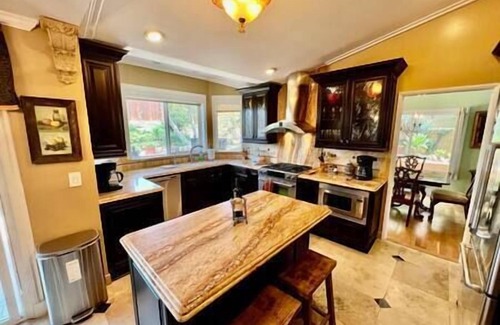 San Carlos House | Charming 4-bedroom home w/hot tub & canyon views