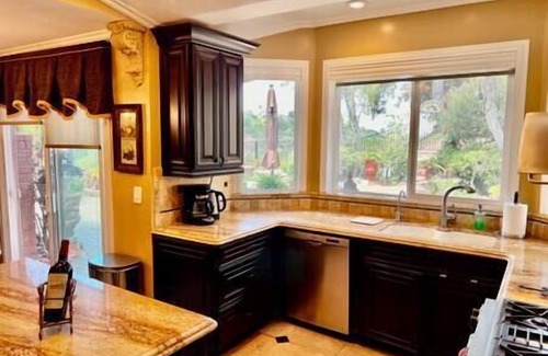 San Carlos House | Charming 4-bedroom home w/hot tub & canyon views