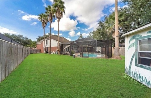 Barker House | Charming 4-bedroom home with Pool and Spa AC & WiFi safe peaceful neighborhood