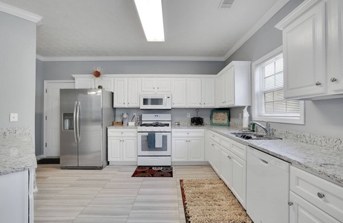 Marietta House | Charming 4-bedroom house Stylish Stay Minutes from The Battery + East Cobb Sport