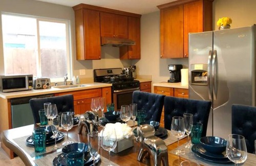 Milpitas House | Charming 4-bedroom house with AC and WiFi in fantastic Milpitas