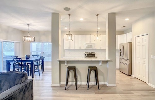 Orlando House | Charming 4-bedroom house with WiFi, AC, and incredible water views