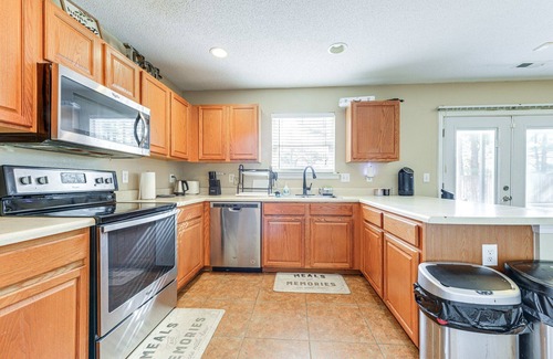 Northeast Raleigh House | Charming 4-bedroom house with huge back yard and AC in Raleigh, NC