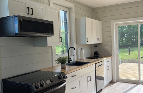 Otonabee-South Monaghan House | Charming 4-bedroom house in Keene with AC, WiFi, 5km to Rice Lake & golfing