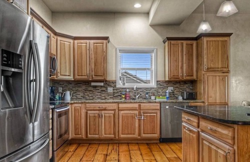Casper House | Charming 4-bedroom house with AC, WiFi in Casper