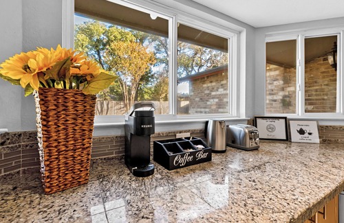 Euless House | Charming 4-bedroom house near airport/AT&T/six flags