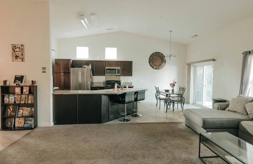 Madera House | Charming 4-bedroom house with WiFi, fitness room in welcoming Madera