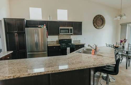Madera House | Charming 4-bedroom house with WiFi, fitness room in welcoming Madera