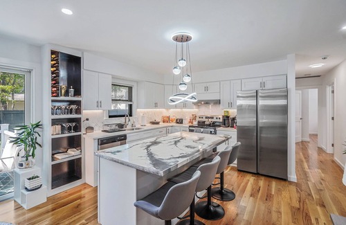 Mastic House | Charming 4-bedroom house with WiFi and fitness room in lovely Mastic