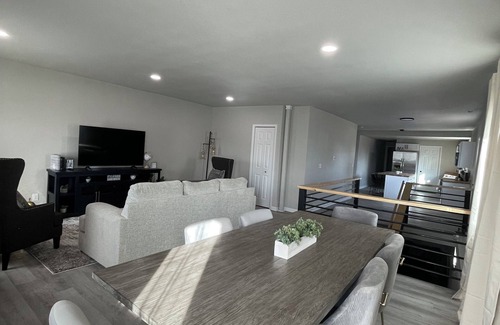 Pueblo House | Charming 4-bedroom house with AC, WiFi in delightful Pueblo