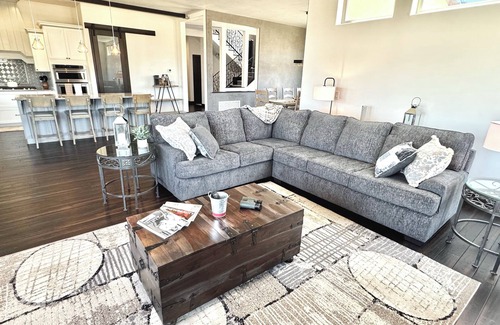 Silt House | Charming 4-bedroom house with WiFi, AC in delightful Rifle