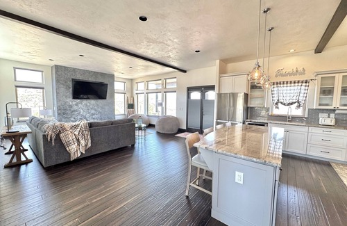Silt House | Charming 4-bedroom house with WiFi, AC in delightful Rifle
