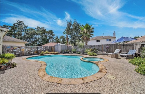 Spring House | Charming 4-bedroom house with AC and WiFi in Spring