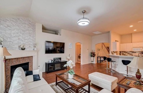 Barker House | Charming 4-bedroom house with AC and WiFi in enjoyable Katy