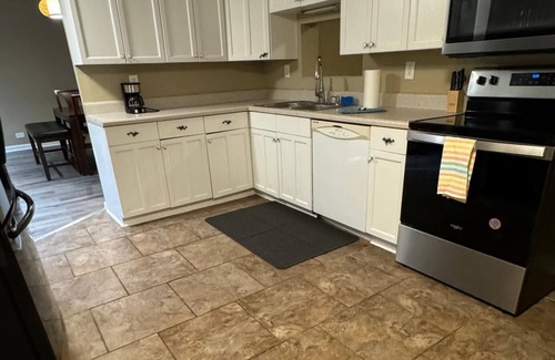 Jackson Cottage | Charming 4-bedroom Lakehouse cottage one hour from downtown Atlanta