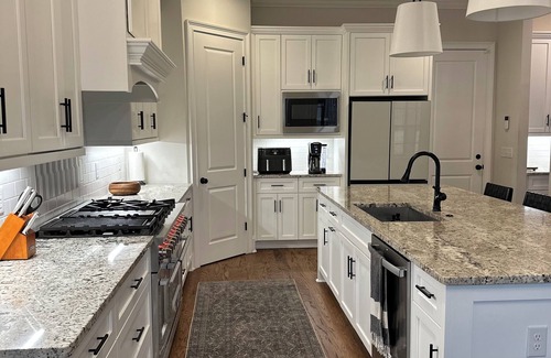 Evans House | Charming 4-bedroom Masters Rental house in River Oaks in quaint Evans