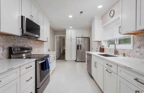 High Point House | Charming 4-Bedroom Retreat House