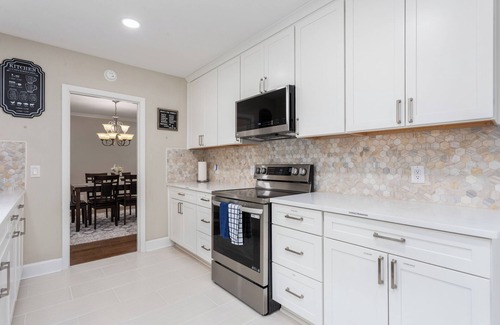 High Point House | Charming 4-Bedroom Retreat House
