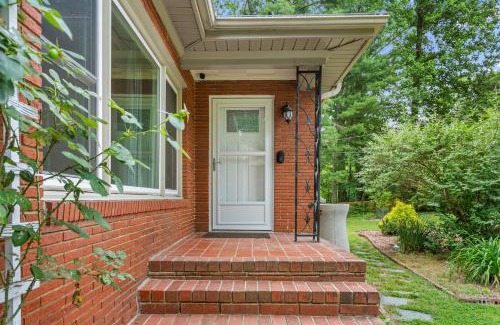 High Point House | Charming 4-Bedroom Retreat House