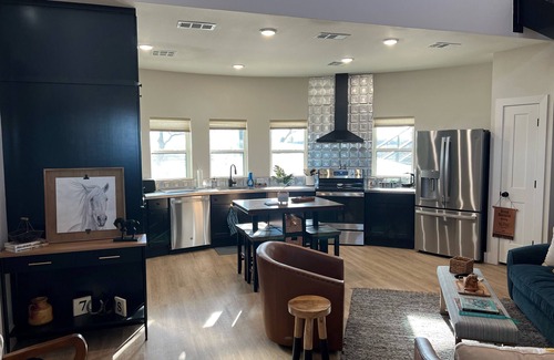 Temple Other | Charming 4-bedroom Silo house with WiFi, AC.