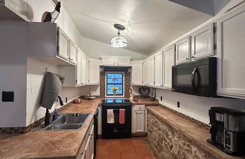 Castroville House | Charming 4-bedroom house with AC, WiFi in enchanting Castroville