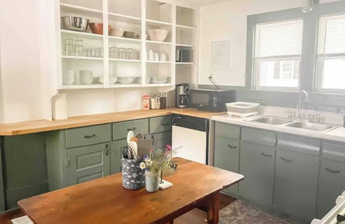 Wales Center House | Charming 4-bedroom 1800's farmhouse with WiFi, AC in serene Cowlesville