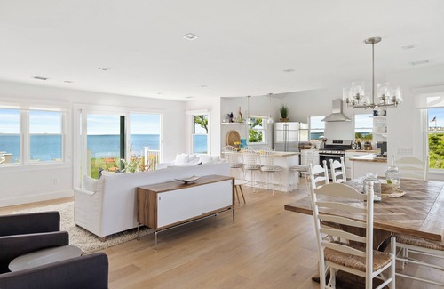 Hamptons House | Charming 4-bedroom house in East Hampton with WiFi, AC, fitness room