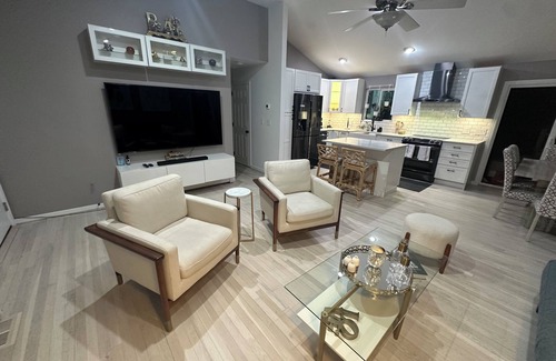 Hampton Bays House | Charming 4-bedroom house with salt water pool, AC and WiFi in Hampton Bays