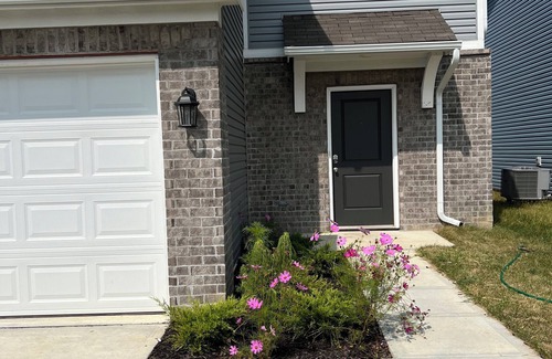 Acton House | Charming 4-bedroom house with AC and WiFi in lovely Indianapolis /shared house