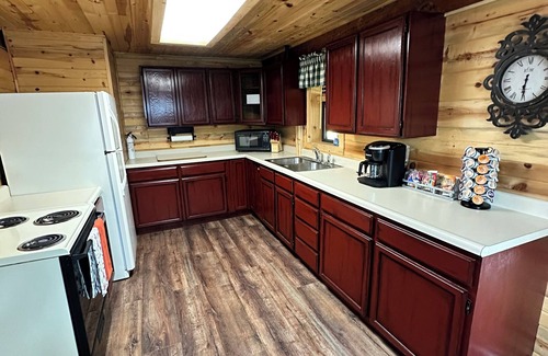 Island Park Cabin | Charming 4-bedroom cabin with AC and WiFi, and hot tub in Island Park.