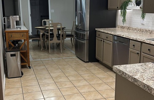 Piney Green House | Charming 4-bedroom 2200SQFT house with great backyard