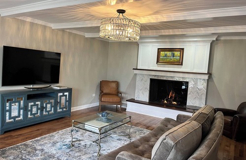 Lake Forest House | Charming 4-bedroom ranch house near downtown Lake Forest with AC, WiFi