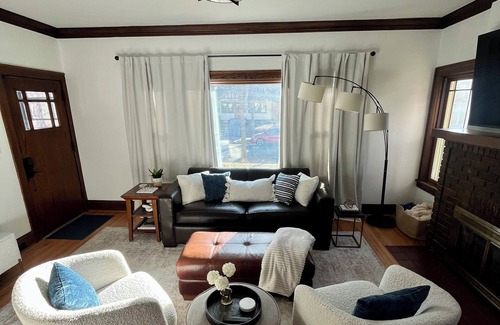 Southwest Minneapolis House | Charming 4-Bedroom Minneapolis Retreat – Perfect for Your Getaway!