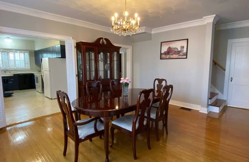 Munfordville Cottage | Charming 4-bedroom cottage with WiFi, AC in brilliant Munfordville