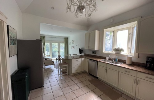 Audubon House | Charming 4-bedroom house with WiFi and AC in fantastic New Orleans