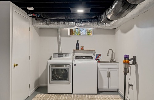 Newfoundland House | Charming 4-bedroom house with HOT TUB, SAUNA and Play Area in Newfoundland