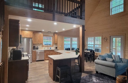 Rogersville Cabin | Charming 4-bedroom Cabin in Rogersville with Fireplace