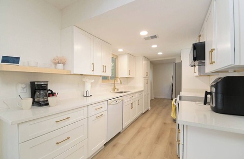 North San Antonio - SAT House | Charming 4-bedroom house with WiFi and AC in amazing San Antonio