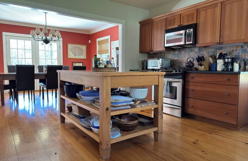 Stone Ridge House | Charming 4-bedroom Luxe farmhouse with pool and sauna