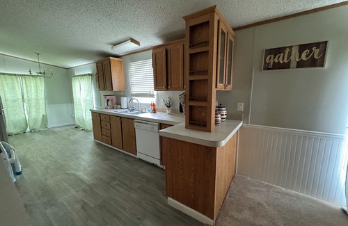 Claiborne House | Charming 4-bedroom mobile home with AC, WiFi in amazing West Monroe
