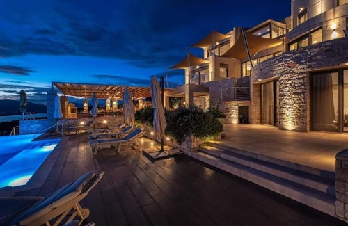 Poros Villa | Charming 4-bedroom villa with infinity pool, with best view of fabulous Poros