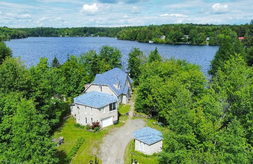 Gore Ski Chalet | Charming 4 bedrooms home with 2 fireplaces