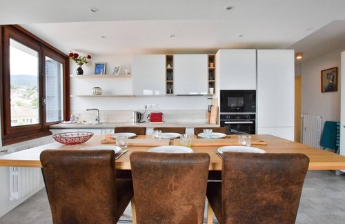 Neuvecelle Apartment | Charming 4-person apartment with balcony and lake view, near beach in Neuvecelle