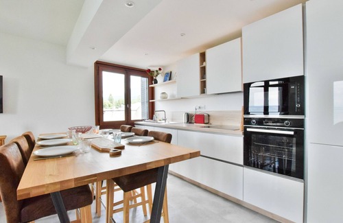 Neuvecelle Apartment | Charming 4-person apartment with balcony and lake view, near beach in Neuvecelle