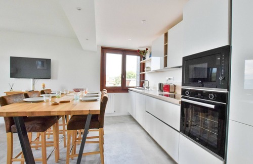 Neuvecelle Apartment | Charming 4-person apartment with balcony and lake view, near beach in Neuvecelle
