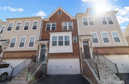 Hanover House | Charming 4-Story Townhome with Hot Tub