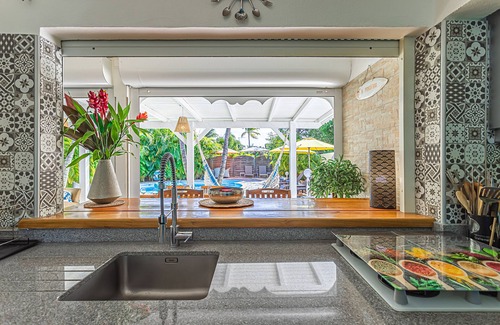 Saint-Francois Villa | Charming 4* villa with swimming pool 300 m from the sea