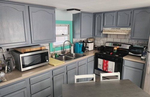 Little Torch Key House | Charming 46 ft lg canel ft 2-bed in delightful Little Torch Key with RV hook up.